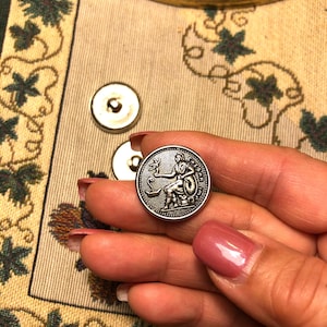 Vintage Silver Metal Sitting Caesar Buttons (4)