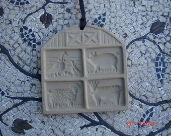 The Pampered Chef Ltd. Farmyard Friends Cookie Mold - 1994