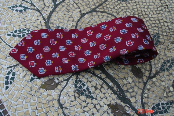 Vintage Michelle Polyester Necktie with Family Cr… - image 2