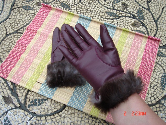 Vintage Ladies Burgandy Vinyl Gloves with Rabbit F