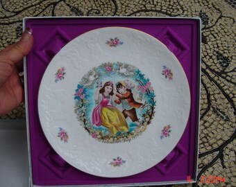 Valentine's Day Collectible Bone China Royal Doulton Plate - ONS - Beautiful