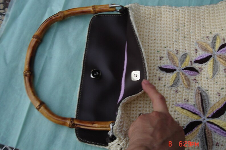 Liz Claiborne Crochet Floral Handbag with Bamboo Handle Very Nice image 4