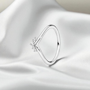 Silver Wishbone Tiara Ring, Cute Curved Silver Ring, Minimalist Chevron Ring, Fashion Jewellery, Silver Cubic Zirconia Crown Ring, Wife Gift