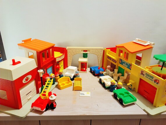 Vintage Fisher Price Little People Village Playset Etsy