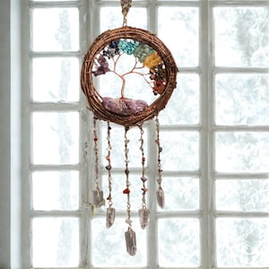 7 Chakra Tree of Life Dreamcatcher – Vine Ring Wall Hanging for Meditation, Crystal Home Decor & Spiritual Boho Vibes