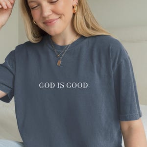 Komfort Farben Minimalistisches Shirt Gott ist gut Trendiges christliches TShirt Geschenk Glaube Unisex T-Shirt Glaube T-Shirt Kirche Gruppe Shirts übergroß bequem