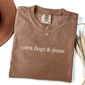 Jezus en maïs honden shirt christelijk T-shirt, schattige Jezus, grappig christelijk moeder shirt, sarcastisch religieus shirt minimalistisch cadeau voor haar God Bijbel