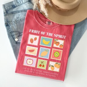 Camiseta Fruto do Espírito, Camiseta Cristã Streetwear com Versículo Bíblico, Cores Confortáveis, Camiseta Fé, Presente Religioso para Ela, Roupas de Páscoa, Jesus Wear