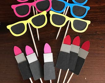 Adornos para cupcakes con gafas de sol y lápiz labial totalmente de los años 80