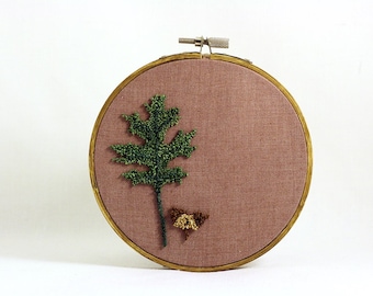 Pin Oak Leaf and Acorn Punchneedle Embroidery Hoop Wall Art. Botanical Fiber Art. Spring Green and Brown. Nature. Ready to Ship.