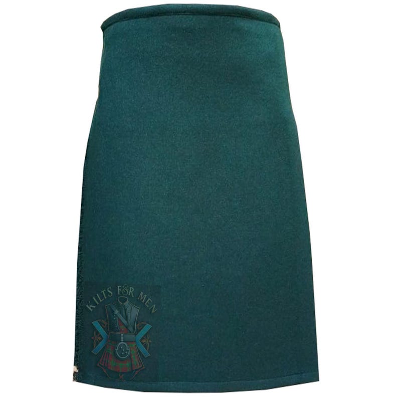 Solid Green Wool Kilt – Celtic Style Men’s Kilt for Festivals & Events
