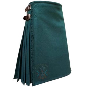 Solid Green Wool Kilt – Celtic Style Men’s Kilt for Festivals & Events
