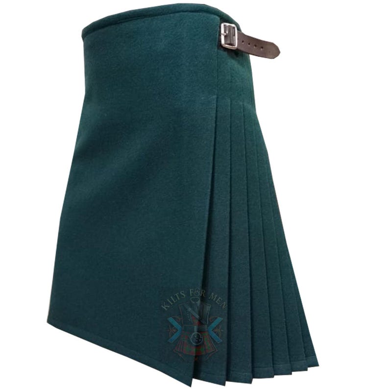 Solid Green Wool Kilt – Celtic Style Men’s Kilt for Festivals & Events