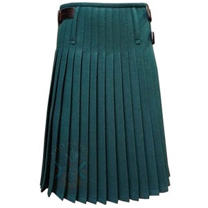 Solid Green Wool Kilt – Celtic Style Men’s Kilt for Festivals & Events