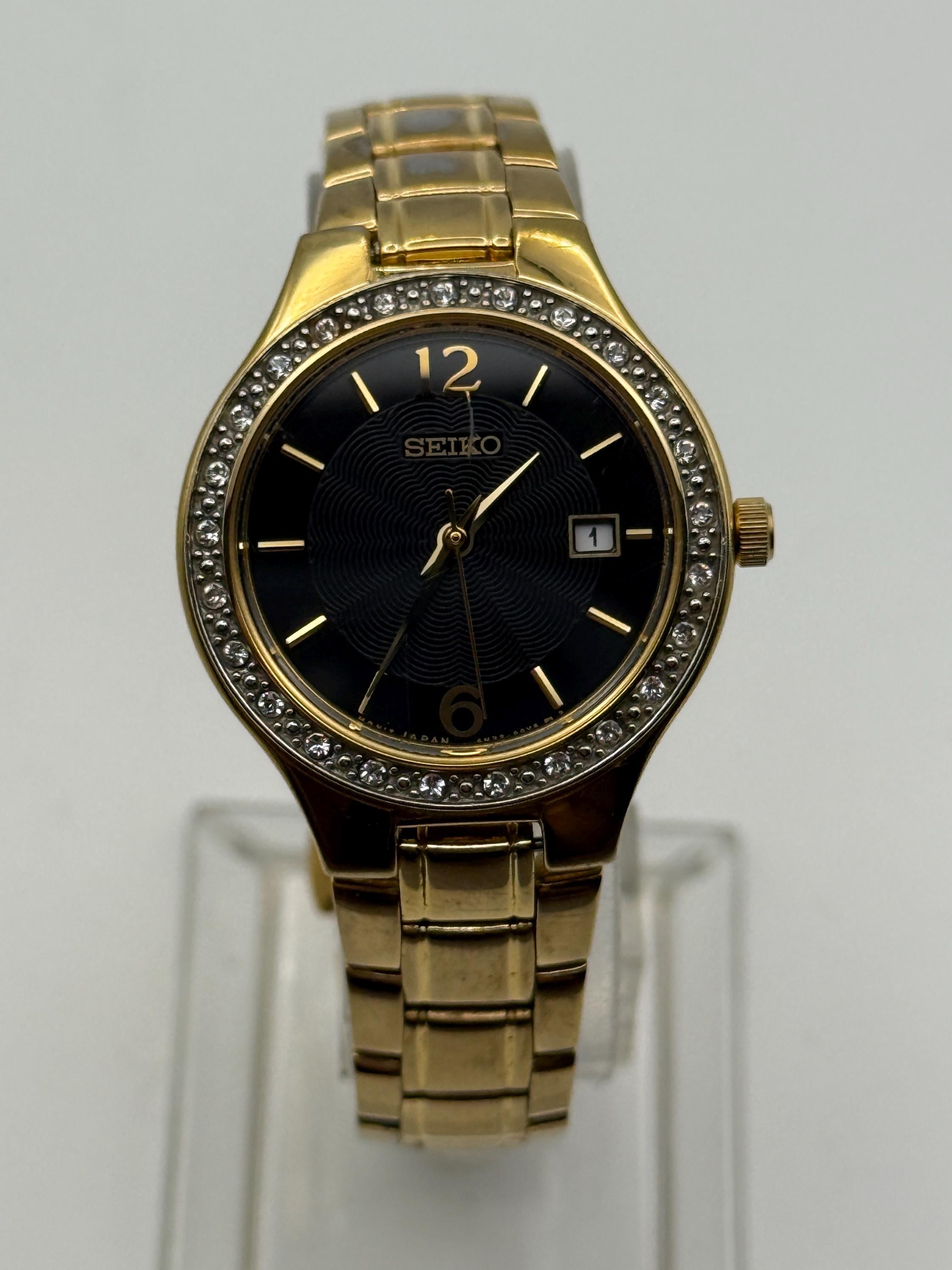 Vintage Seiko 6N22-00D0 Womens Gold Tone Classic Quartz Swarovski