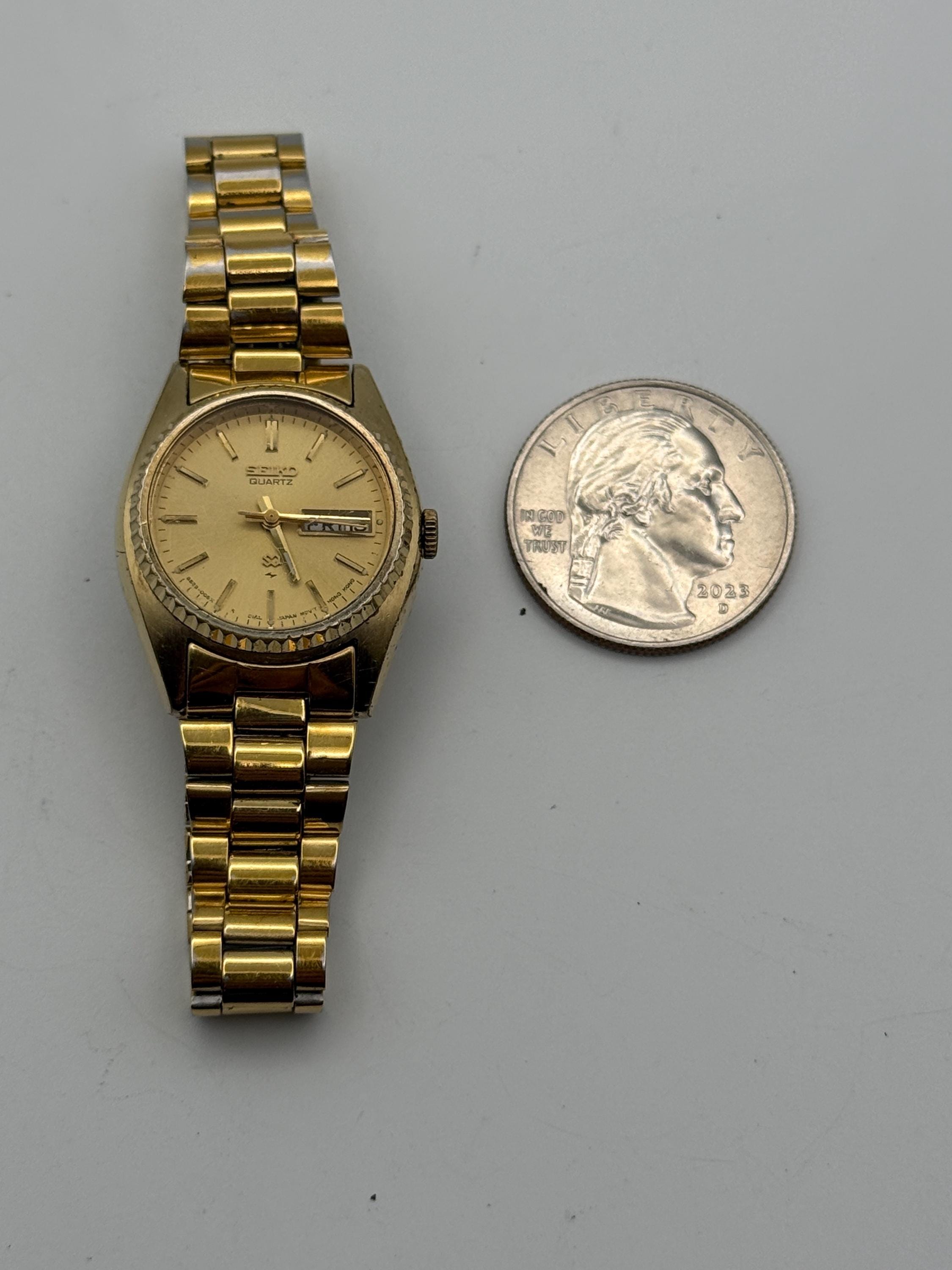 Vintage Seiko SQ Watch Women Gold on Gold Tone Day Date 8523 