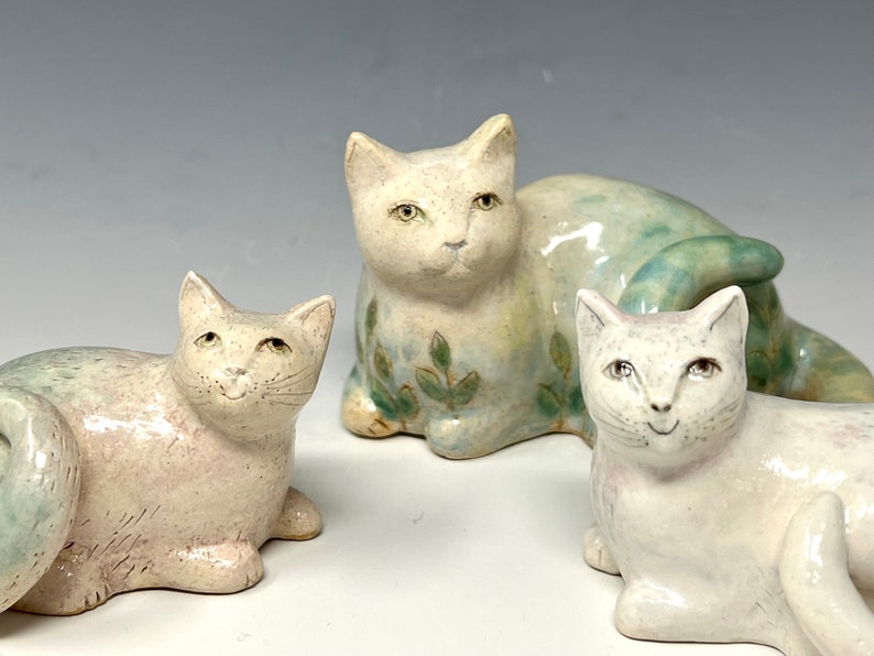 Smallest Reclining Cat sculpture by Margaret Wozniak image 5