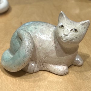 Smallest Reclining Cat sculpture by Margaret Wozniak image 2