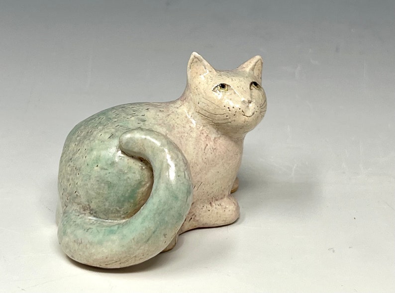 Smallest Reclining Cat sculpture by Margaret Wozniak image 3