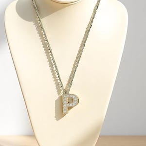 Collar con la inicial P en oro de 14 quilates/18 quilates / Colgante con letra de diamante cultivado en laboratorio / Delicado regalo de joyería personalizado para ella / Collar minimalista fino