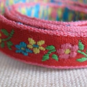 Fileena&#39;s flowers Ribbon on RED