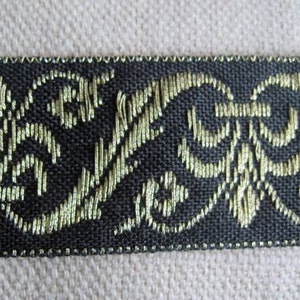 Corinthian Plume in GOLD and BLACK