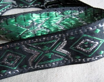Diamond X geometrix jacquard ribbon in SILVER and GREEN