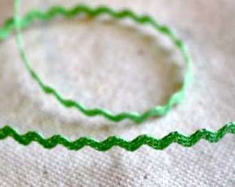 Grass GREEN metallic iridescent sparkle stitch MINI Ric Rac