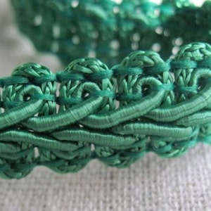 kelly GREEN scroll trim