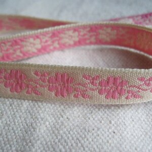 Wildflower jacquard Lint ROZE op BUTTERCREAM