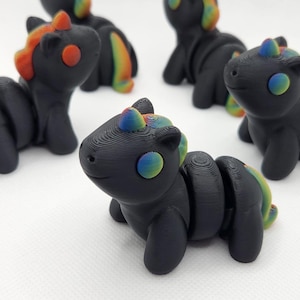 Unicornio arcoíris y negro, articulado, arcoíris, impreso en 3D