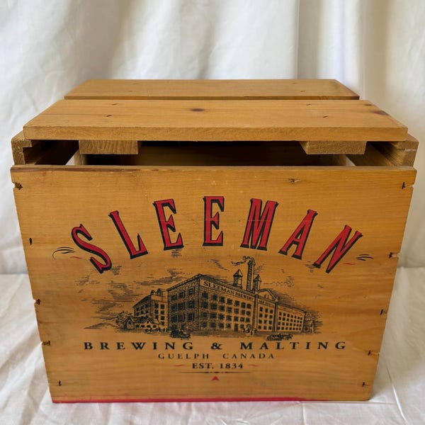 Vintage Sleeman bierkrat met deksel 12 flessen | Canadian Breweriana, barinrichting