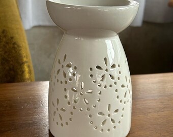 White Ceramic Tealight Holder Candle Burner & Essential Oil Diffuser Scented Wax Warmer, Bedroom Decoration Night Light Aromatherapy