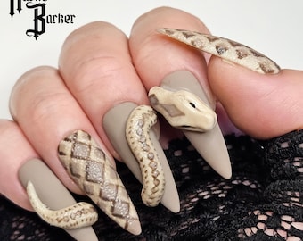 SNAKE-ontwerppers op de nagels- kies vorm en lengte- handgemaakt