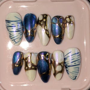 Arcane Press on Nails