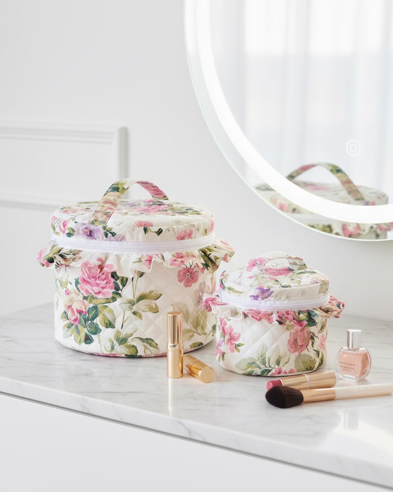 Makeup Bag Pattern PDF Sewing Pattern Gift Idea for Mom Step Instructions Digital File Instant Access Quilted Cosmetic Bag Patterns PDF Sewing Project Step Guide Cute Gift Idea  Bathroom Storage Vanity Case Video Tutorial Instant Download