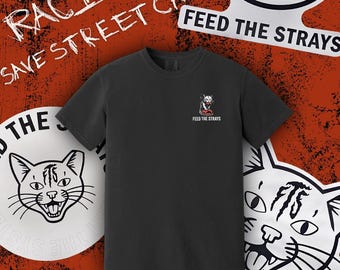 Füttere die Strays | Katze auf einem Hut(nur Frontdruck) T-Shirt | Unterstützt Stray Cat Rettung