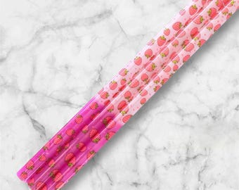 COLOR CHANGING Strawberries 12 inch Tumbler Straw, Tumbler Cup Accessories, Water Bottle Accessory Reusable Plastic Straw for 40oz Tumbler