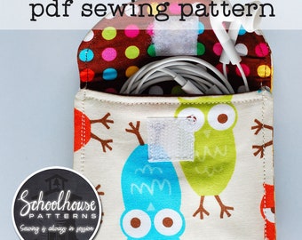 Easy wallet PDF sewing pattern in 2 sizes for your earbuds & cash. Envelope system wallet sewing pattern - great for beginners