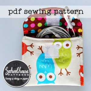 Easy wallet PDF sewing pattern in 2 sizes for your earbuds & cash. Envelope system wallet - great for beginners. Instant download