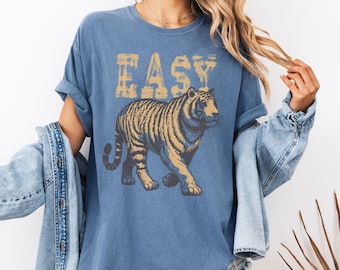 Vintage Distressed Tiger Graphic Tee - Comfort Colors Retro Shirt