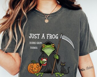Comfort Colors® Halloween Frog Shirt Just A Flog Halloween Shirt Frogs Costume Tee for Halloween Cute Spooky Frog Shirt
