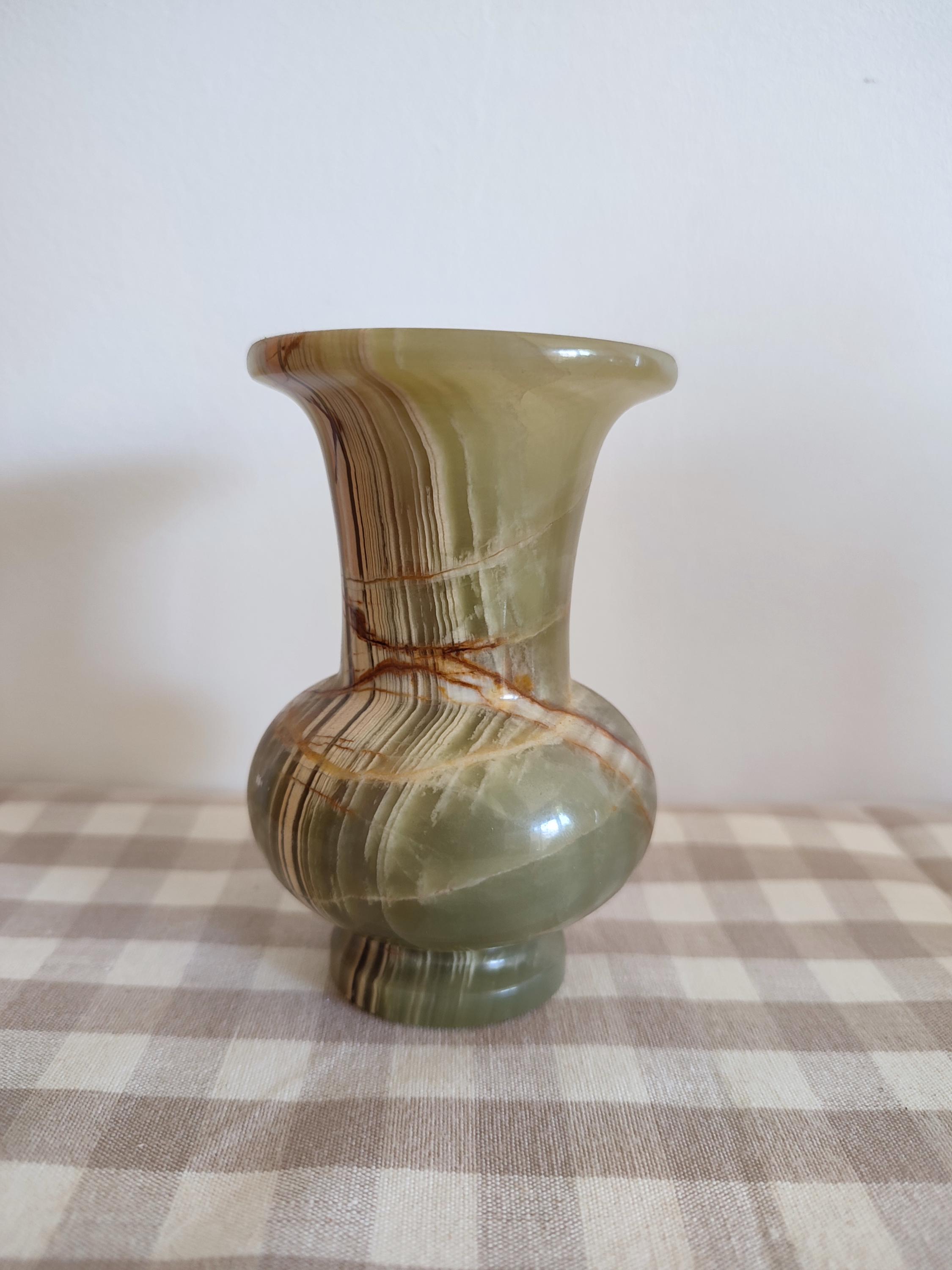 ヴィンテージの小さなオニキス大理石の花瓶ミニチュアヴィンテージ装飾