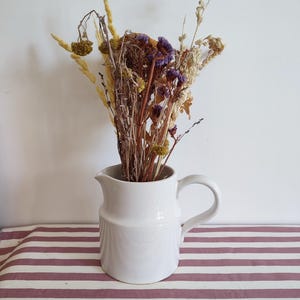 Jarra de leche blanca de cerámica verde TG, jarra inglesa vintage, decoración rústica de estilo rústico.