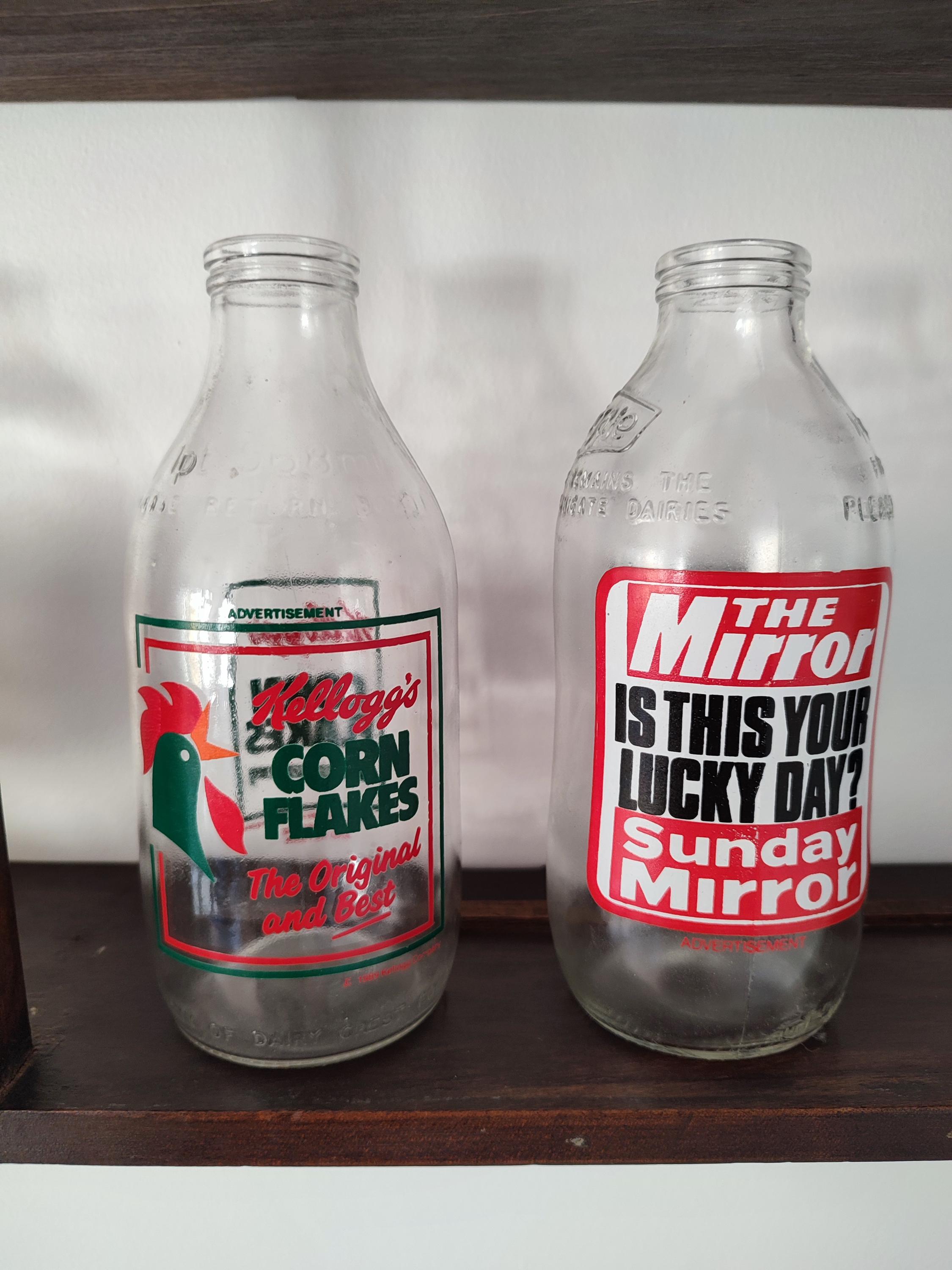 ヴィンテージ ユニゲート コレクター向け広告ミルクボトル 1980 年代