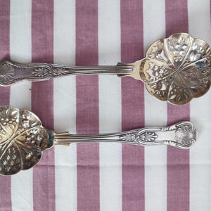 Vintage Silver Plated Ornate Guilded BERRY Spoons - Kings Pattern Handle, Made in Sheffield, England