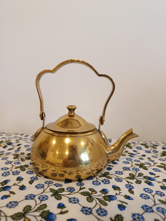 Vintage Brass Teapot – 15cm Height, 11cm Diameter – Classic Curved 
