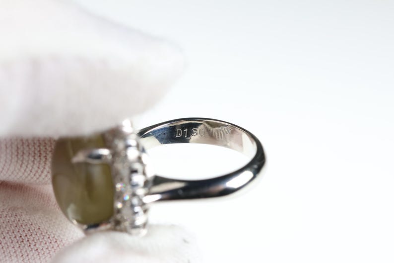 Platinum Chrysoberyl Cat's Eye Ring with Natural Diamonds image 4