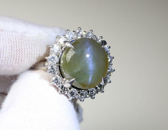 Platinum Chrysoberyl Cat's Eye Ring with Natural Diamonds