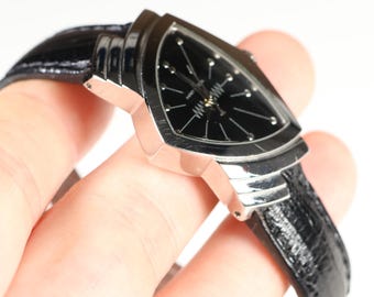 HAMILTON　VENTURA QUARTZ 24mm×36mm Ventura Quartz - Dial color:Black - H24101731 | Hamilton Watch